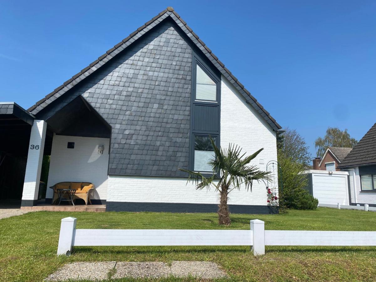 Traumhaftes Geraeumiges Ferienhaus In Meernaehe Брёйниссе Экстерьер фото